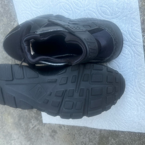 Nike Air Huarache Run GS Triple Black Sneakers 654275-016 Sz 7Y - Picture 5 of 5